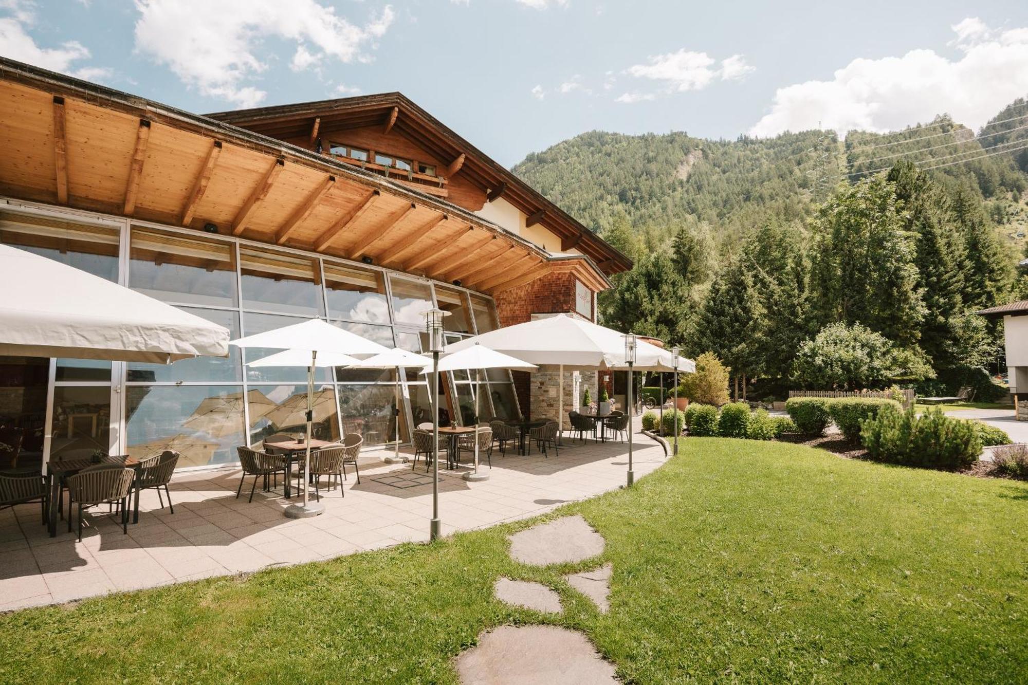 Miaflor Familien- & Aktivresort Hotel Ried im Oberinntal