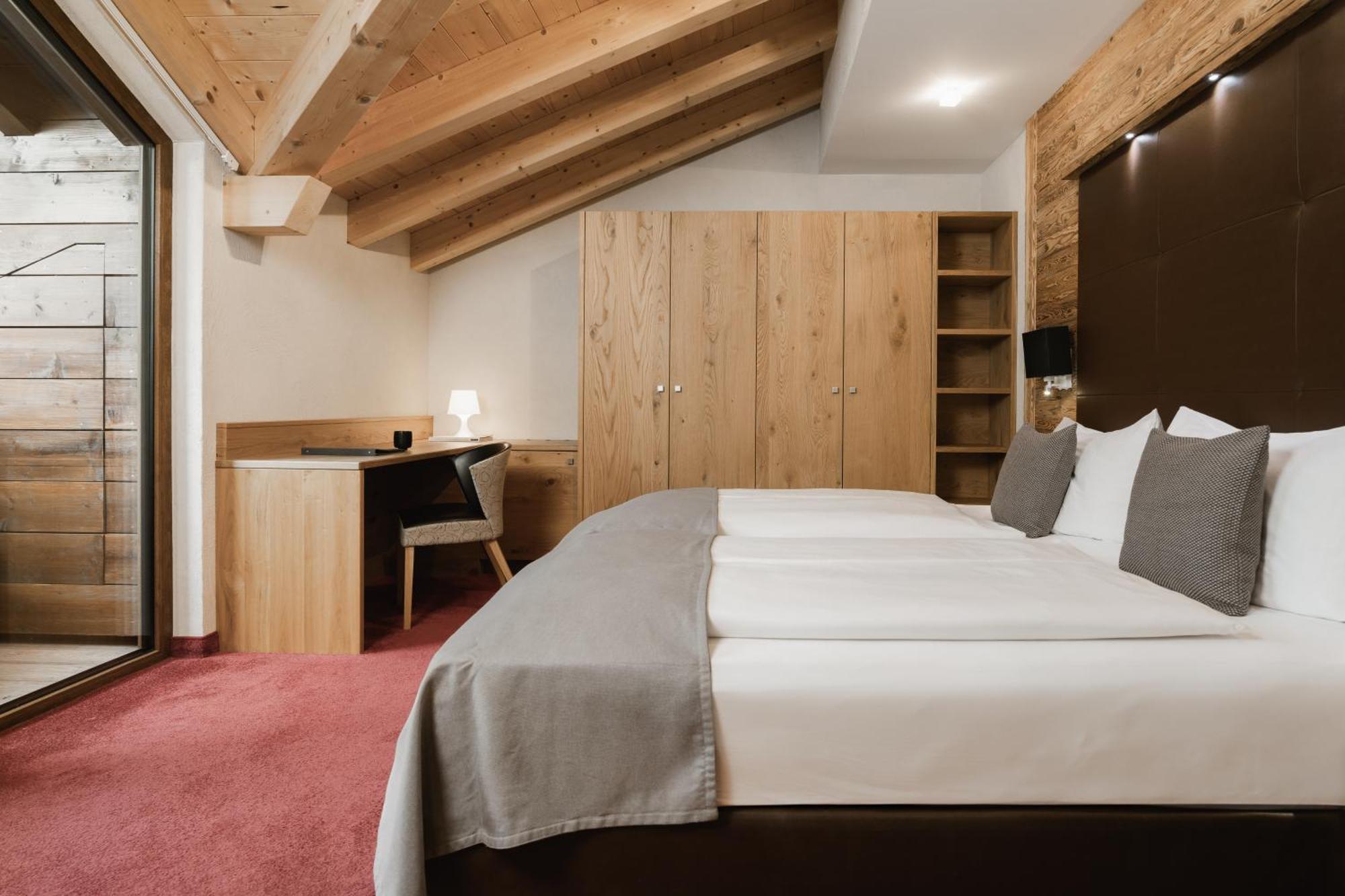 Miaflor Familien- & Aktivresort Hotel Ried im Oberinntal
